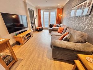 Lounge/diner- click for photo gallery